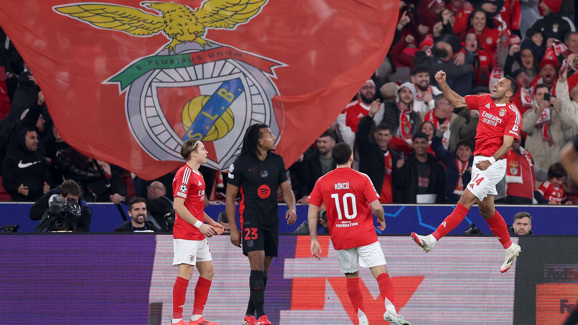 境中表现出 境中表现出