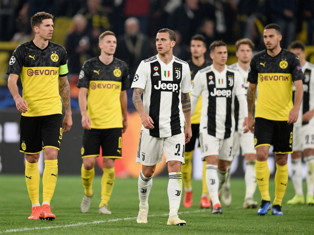 米兰体育：关键时刻武切维奇27分闪耀，公牛险胜开拓者！